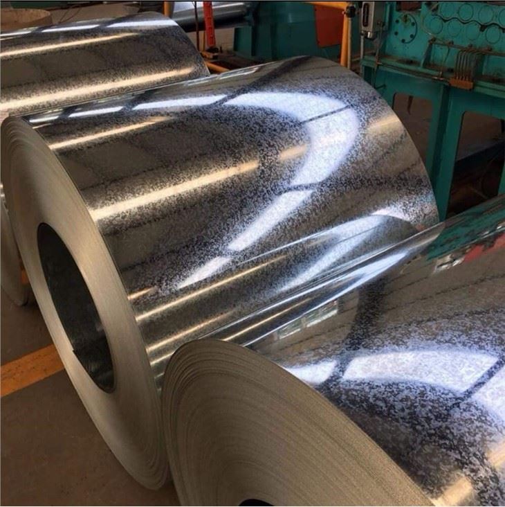 Coiliau Metel Llen Galfanedig Wedi'u Trochi Poeth / Coil Dur GI Gradd DX51D ZINC 40G-275G